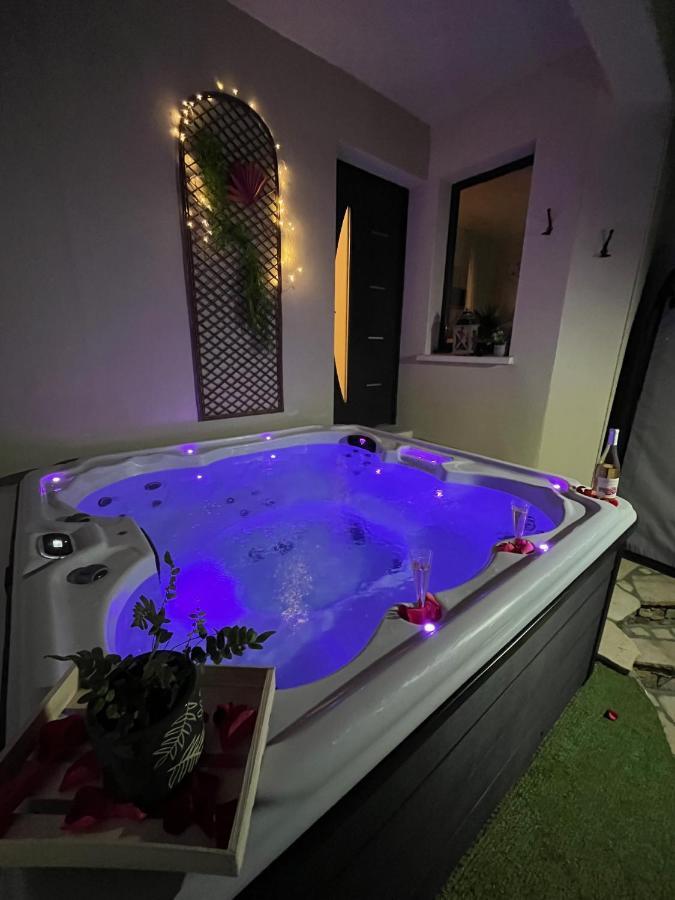 Chambre Au Calme Avec Spa Privatif Gratuit Sud Aveyron Les Palmiers Des Causses Saint-Rome-de-Tarn Εξωτερικό φωτογραφία